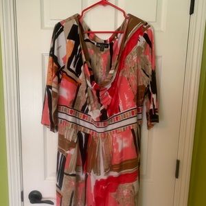 Lightweight geometric dress with 3/4 sleeves